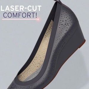 Betabrand Size 7.5 Womens All Week Wedge Graphite